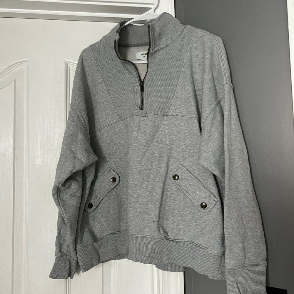 Grey aerie sweatshirt size medium crop